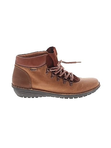 Pikolinos Ankle Boots (view 1)