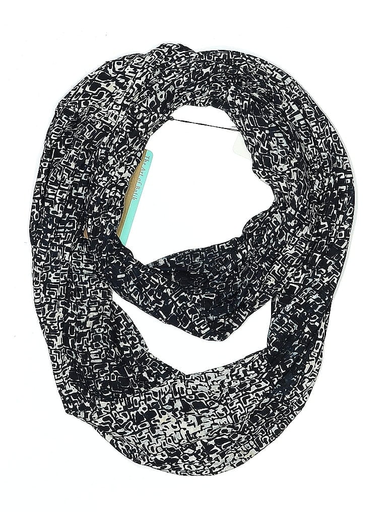 Click to view more detailed imagery on our partner's website Pre-owned Assorted Brands Scarf In Black