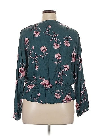 Jennifer Lopez 3/4 Sleeve Blouse (view 2)