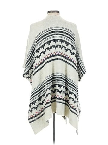 Akemi + Kin Poncho (view 2)
