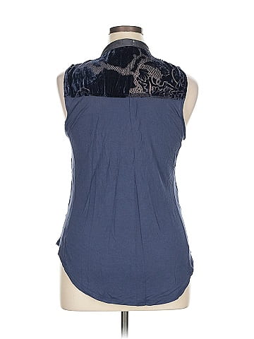 Tiny Sleeveless Blouse (view 2)