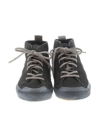 VEJA Sneakers (view 2)