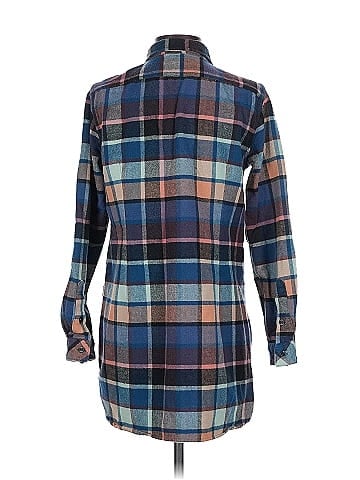 L.L.Bean Signature Long Sleeve Button-Down Shirt (view 2)