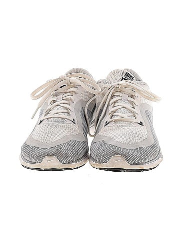 Nike Gray White Sneakers Size 9