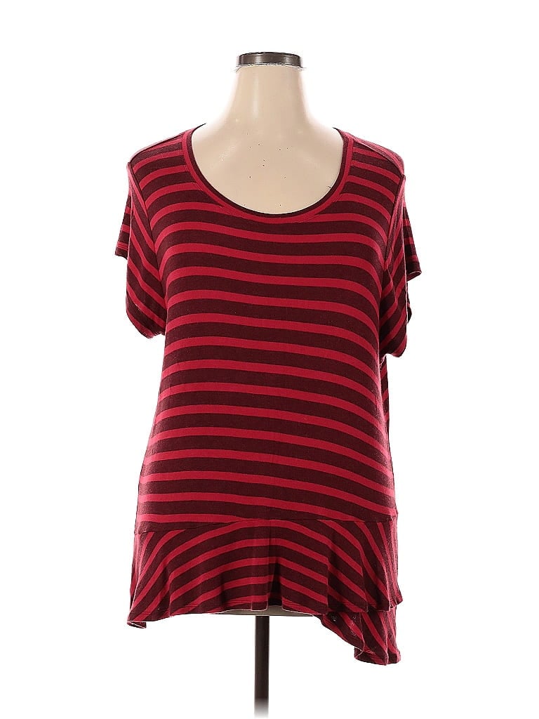 Click to view more detailed imagery on our partner's website Pre-owned Cabi Short Sleeve Top Red Scoop Neck Tops