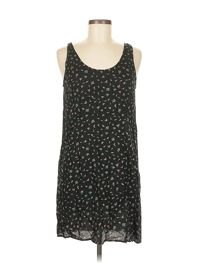 Click to view more detailed imagery on our partner's website Pre-owned Pieces Casual Dress In Black
