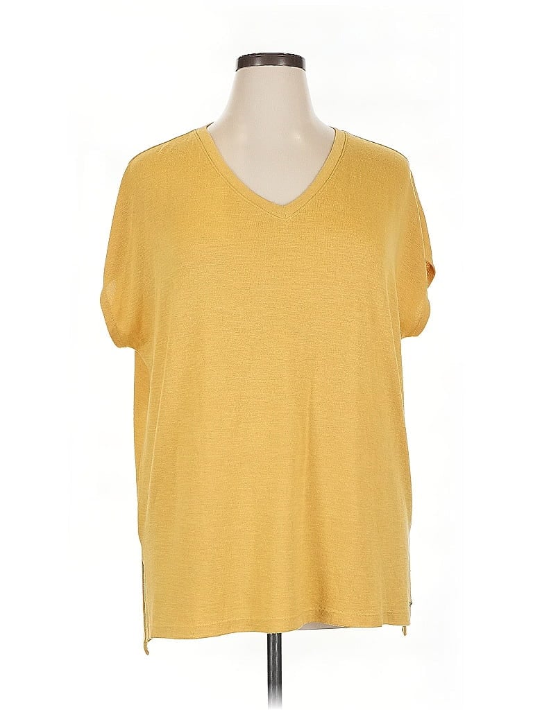 Click to view more detailed imagery on our partner's website Pre-owned Orvis Short Sleeve T-shirt In Yellow