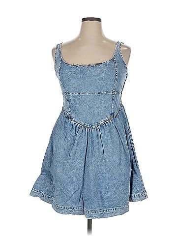 American Eagle Outfitters Casual Dress (view 1)