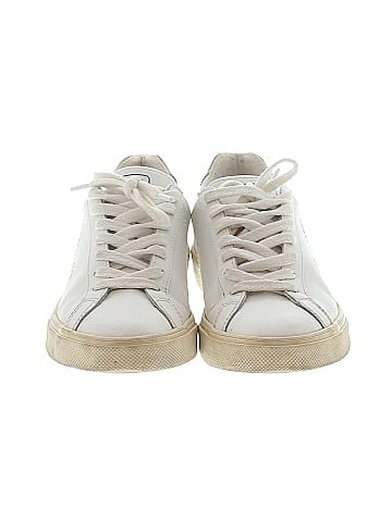 VEJA Sneakers (view 2)