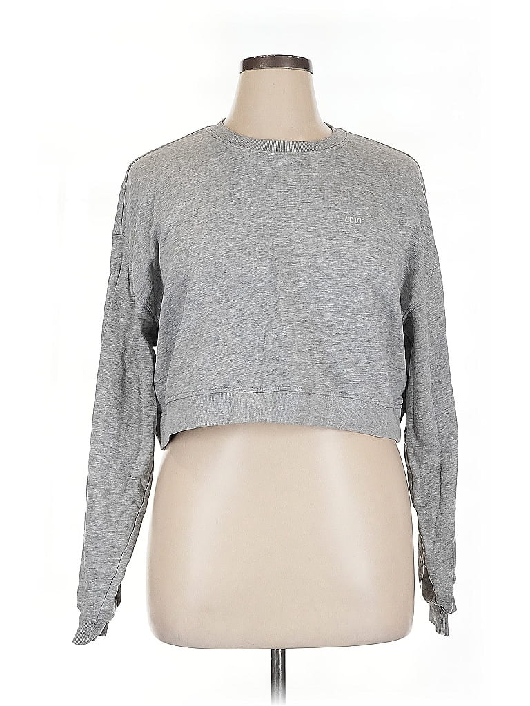 Pre-owned Divided By H&m Sweatshirt In Gray
