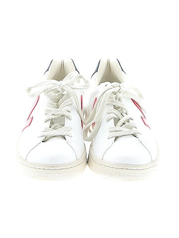 VEJA Sneakers (view 2)