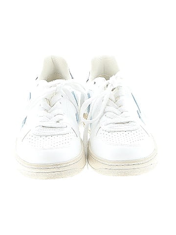 VEJA Sneakers (view 2)