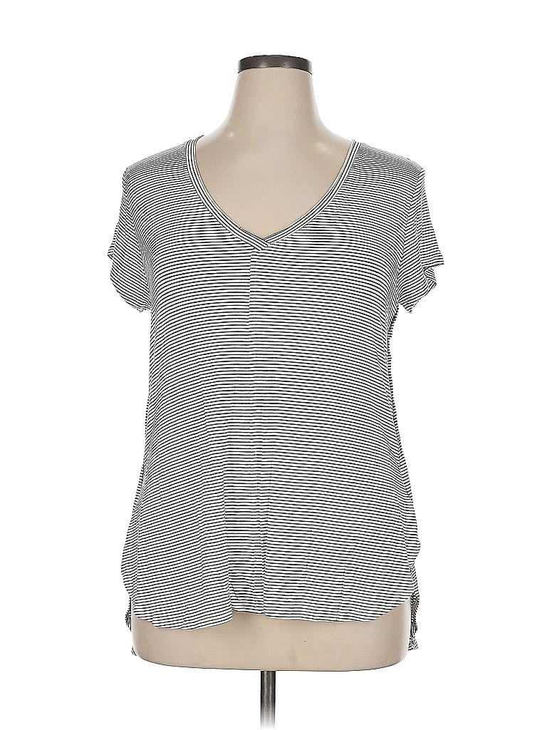 Pre-owned Mossimo Short Sleeve Top Gray V Neck Tops