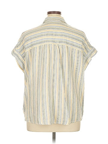 Sonoma Goods for Life Short Sleeve Button-Down Shirt (view 2)