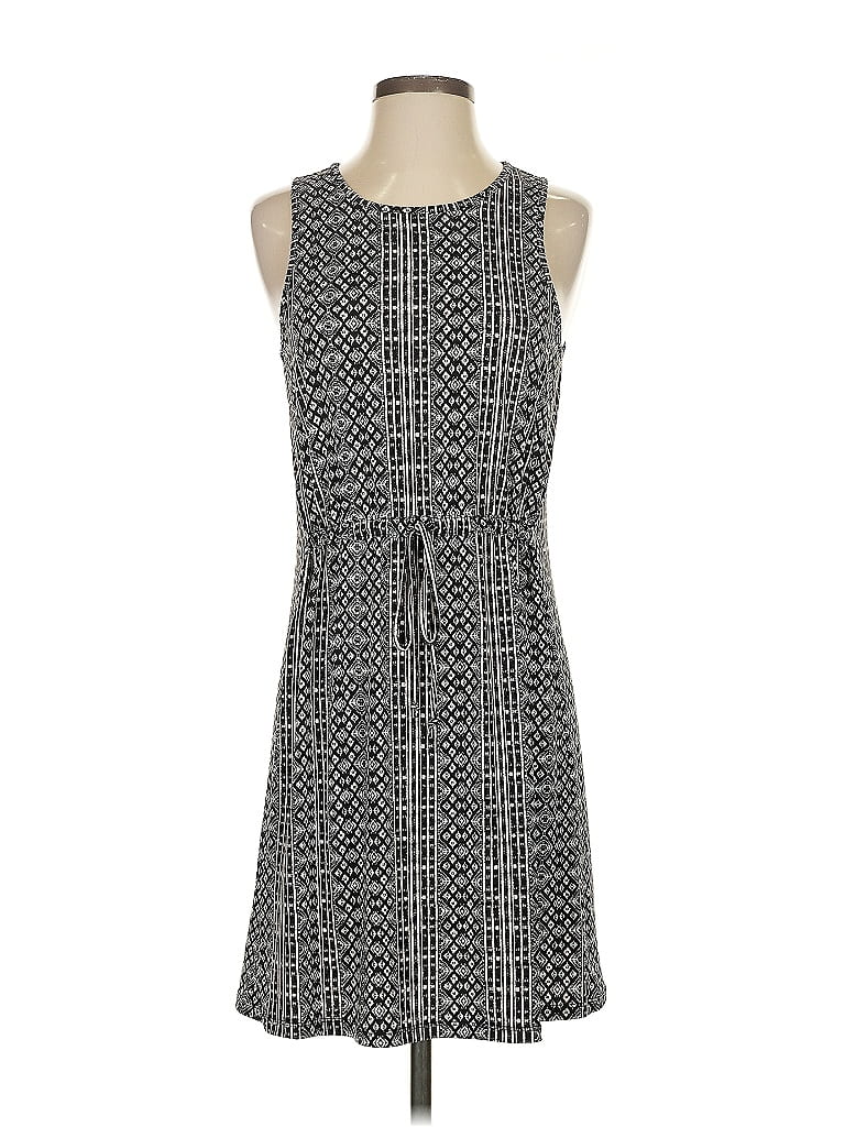 Click to view more detailed imagery on our partner's website Pre-owned Bcbgeneration Casual Dress In Gray