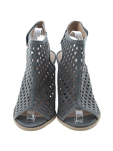 REPORT Heels (view 2)