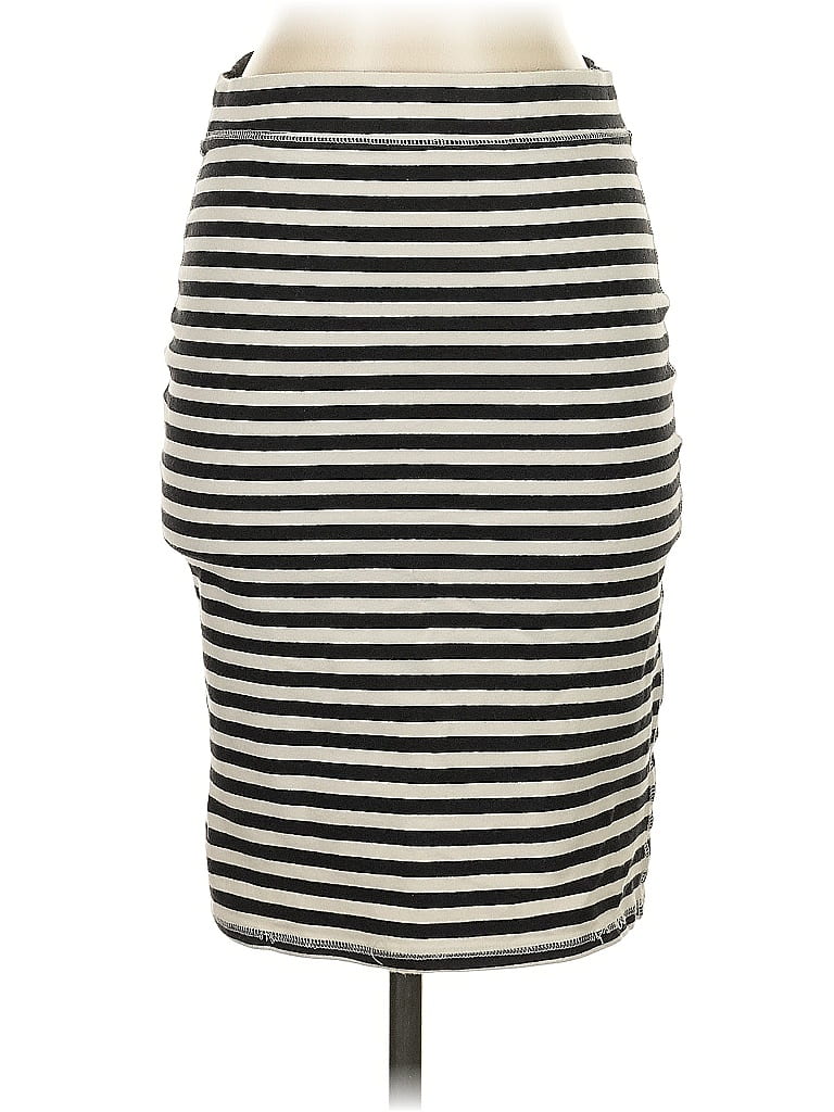 Pre-owned Old Navy Casual Skirt In Black