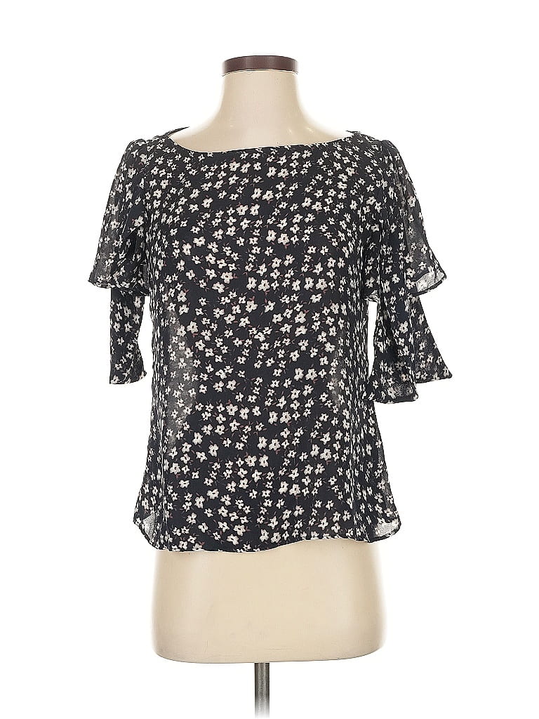 Click to view more detailed imagery on our partner's website Pre-owned Banana Republic Short Sleeve Blouse In Black