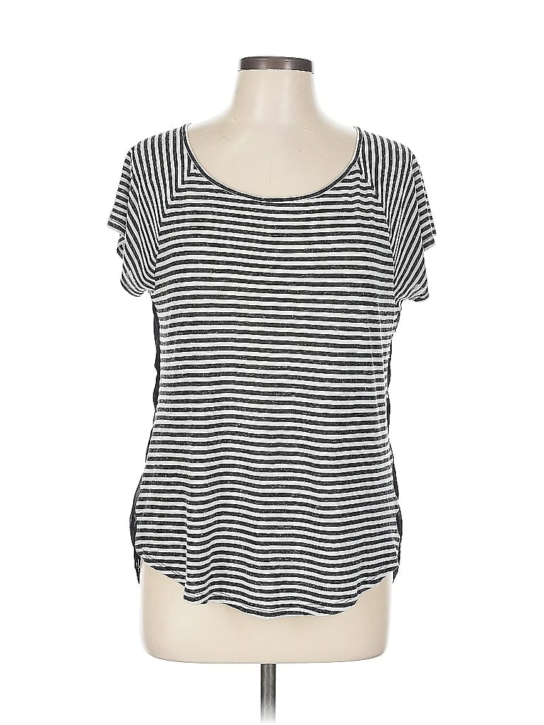 Click to view more detailed imagery on our partner's website Pre-owned White House Black Market Short Sleeve T-shirt In Black