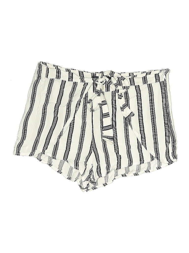 Pre-owned Kendall & Kylie Shorts In White
