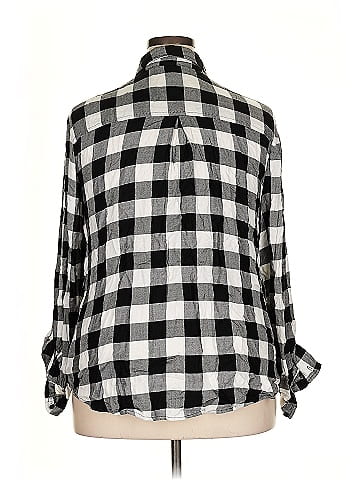 Time and Tru Long Sleeve Button-Down Shirt (view 2)