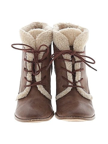 Restricted Shoes Ankle Boots (view 2)