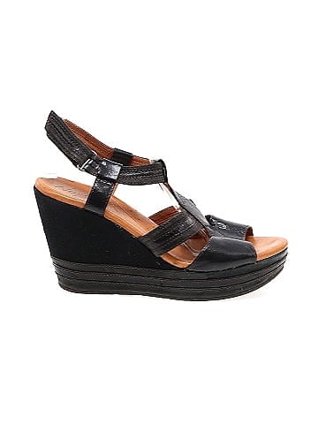 Naya Wedges (view 1)