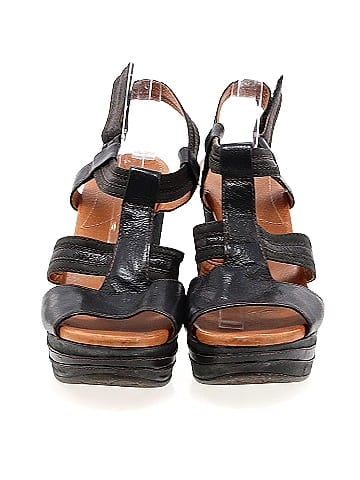 Naya Wedges (view 2)