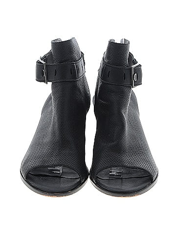 Nicole Heels (view 2)