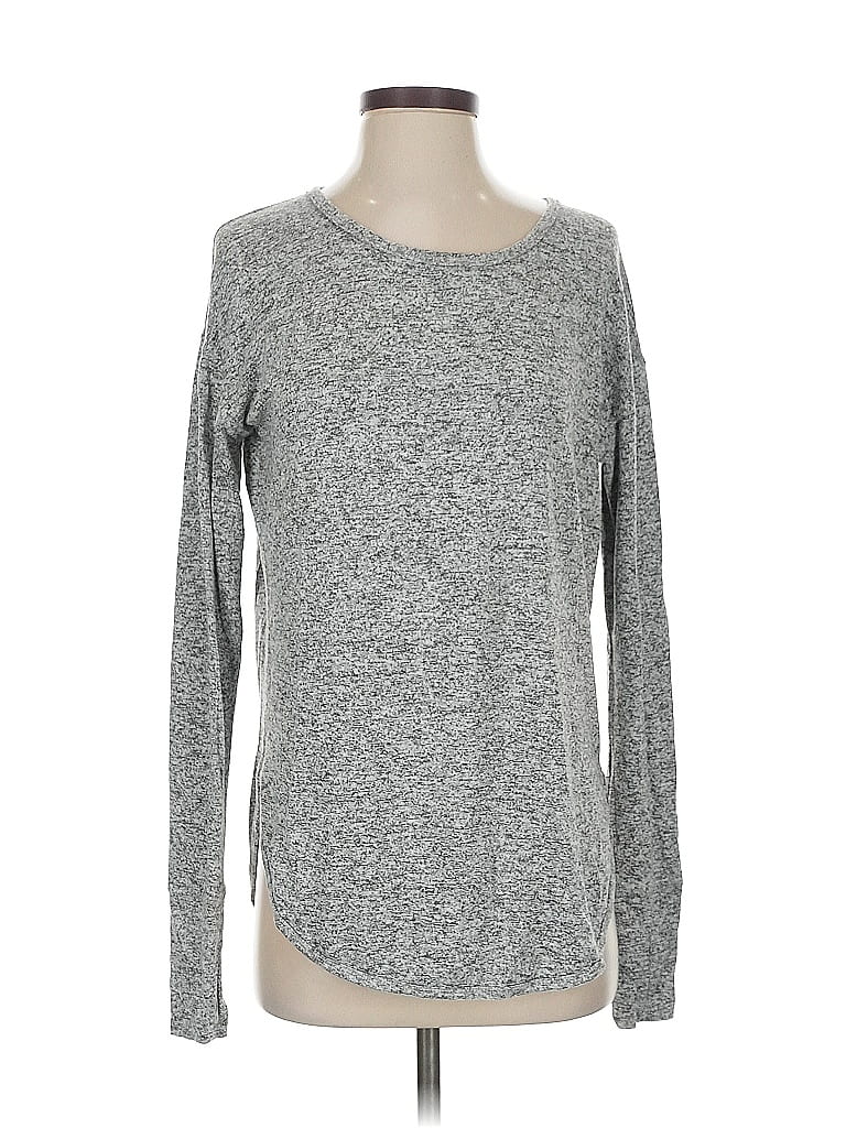 Click to view more detailed imagery on our partner's website Pre-owned Athleta Long Sleeve T-shirt In Gray