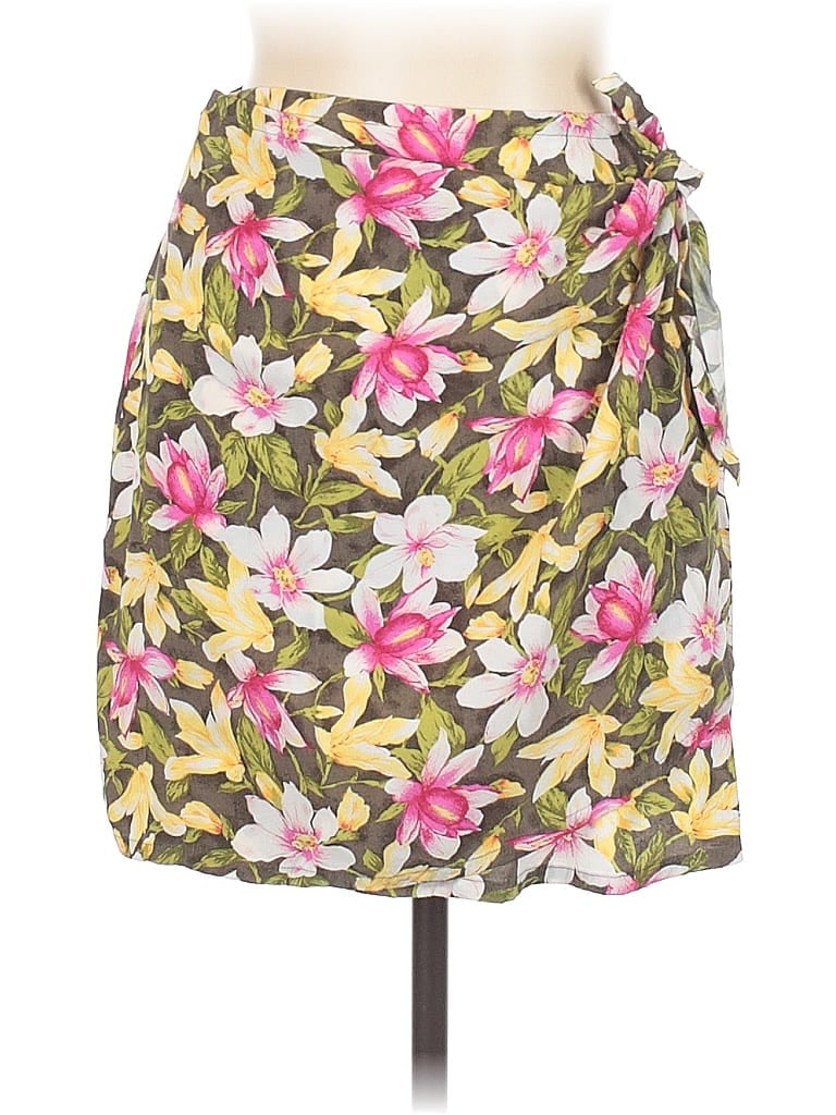 Click to view more detailed imagery on our partner's website Pre-owned Assorted Brands Casual Skirt In Yellow