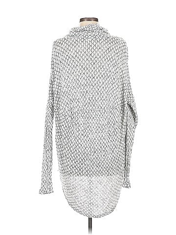 Akemi + Kin Poncho (view 2)