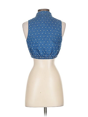 BDG Sleeveless Button-Down Shirt (view 2)