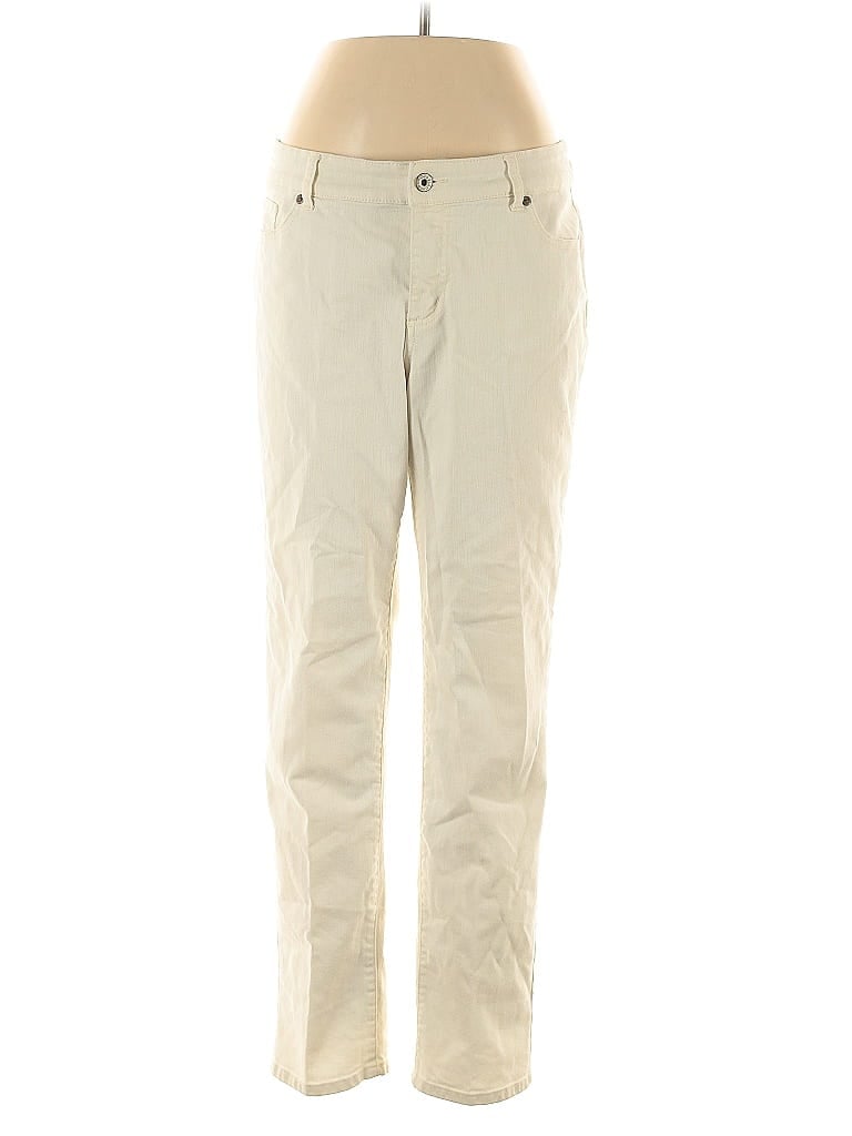 Click to view more detailed imagery on our partner's website Pre-owned Chico's Jeans In White