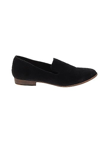 Restricted Shoes Flats (view 1)