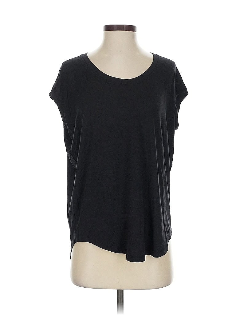 Pre-owned Athleta Sleeveless T-shirt In Black