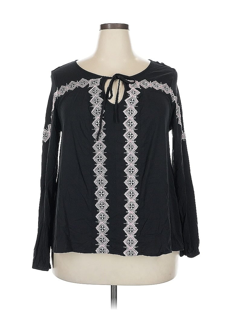 TORRID Pre-owned Long Sleeve Blouse In Black