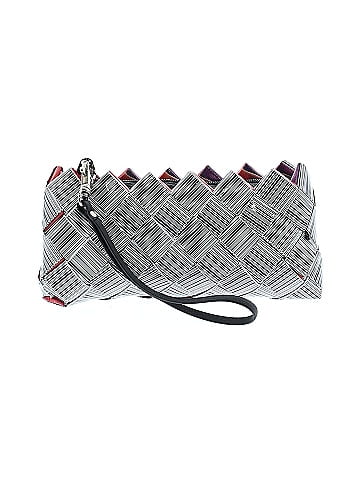 Unbranded Wristlet (view 1)