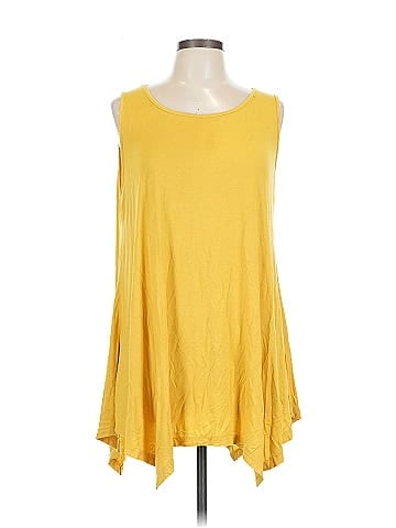 Larace Sleeveless T-Shirt (view 1)