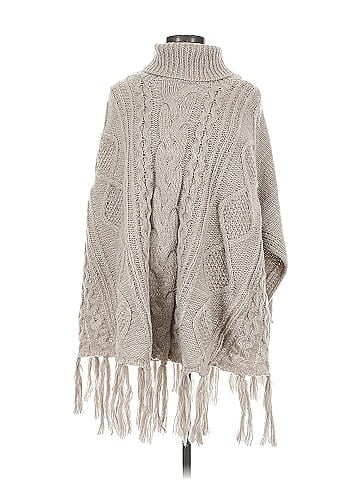 TU Poncho (view 1)