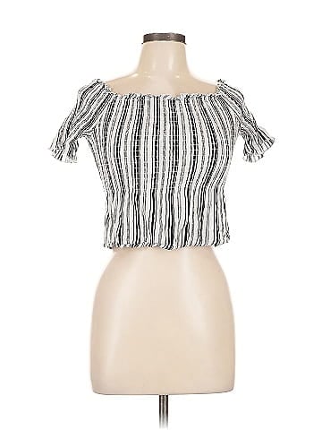 Kendall & Kylie Short Sleeve Top (view 1)
