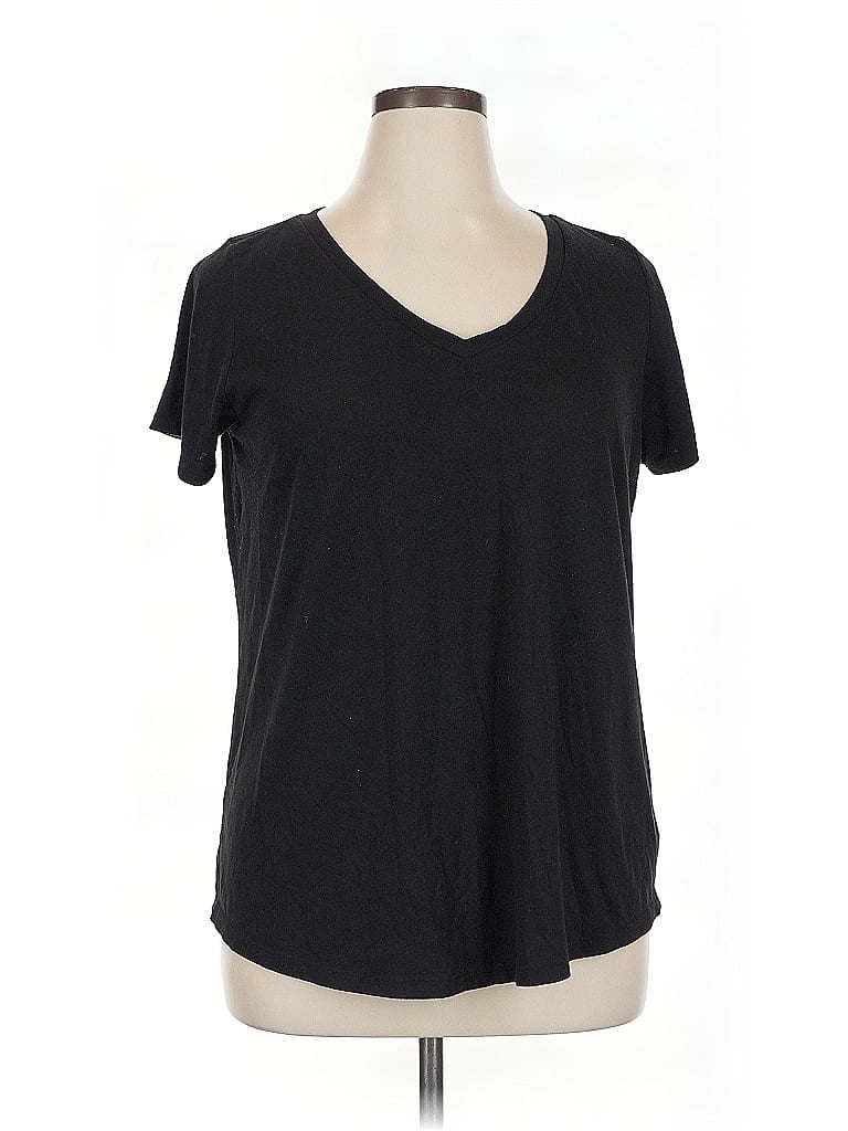 Pre-owned Torrid Short Sleeve T-shirt In Black