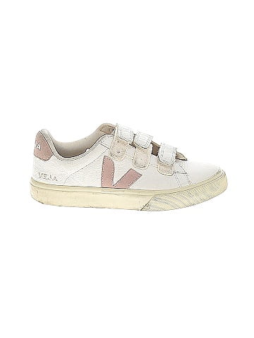 VEJA Sneakers (view 1)