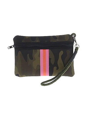 Unbranded Wristlet (view 1)