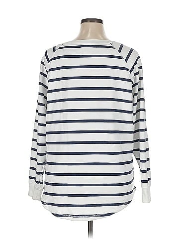 Victoria's Secret Long Sleeve T-Shirt (view 2)