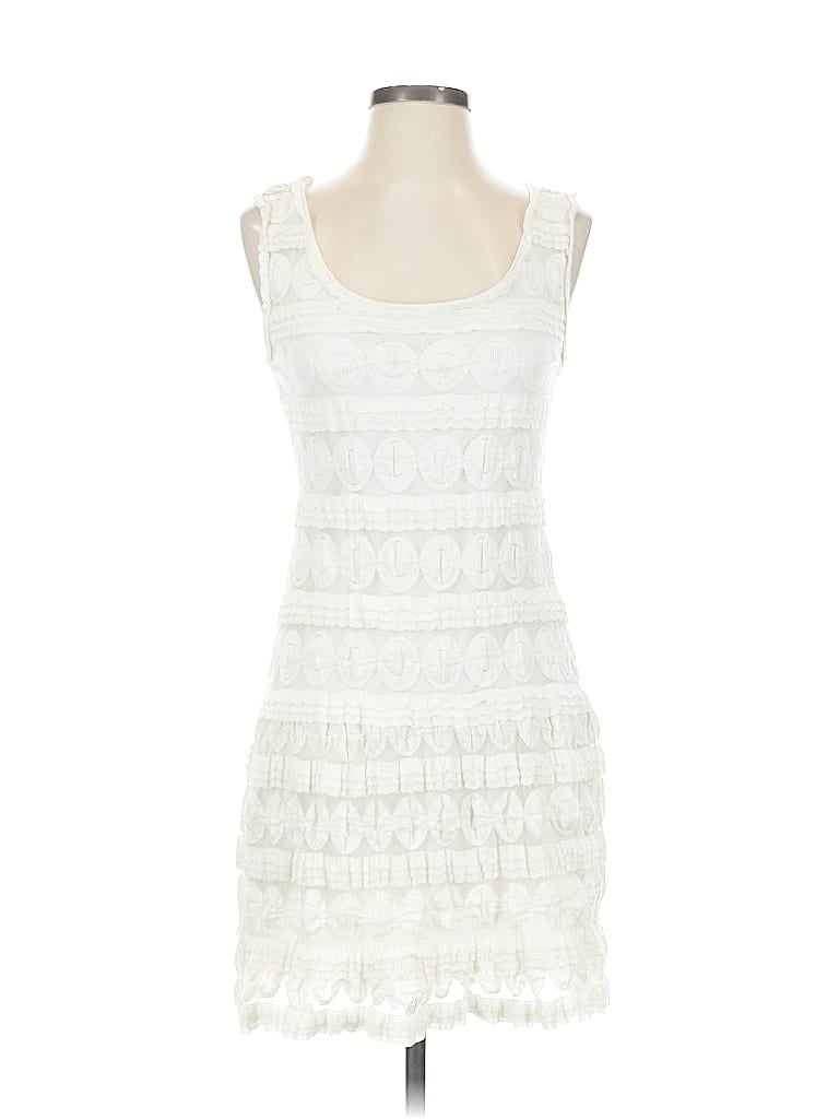 Click to view more detailed imagery on our partner's website Pre-owned Max Studio Cocktail Dress In White