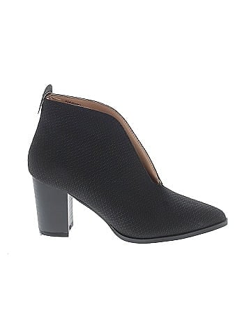 Journee Collection Ankle Boots (view 1)