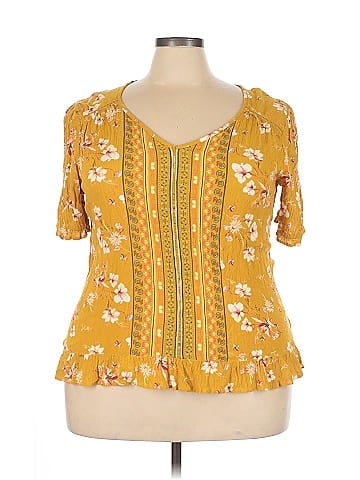 Sonoma Goods for Life Short Sleeve Blouse (view 1)