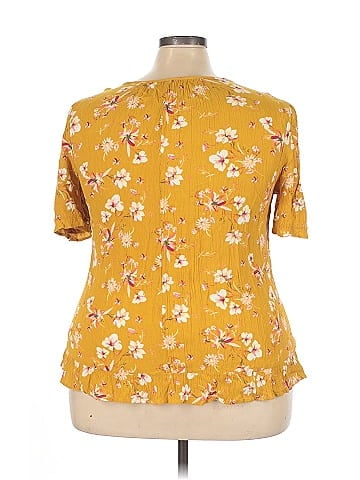 Sonoma Goods for Life Short Sleeve Blouse (view 2)