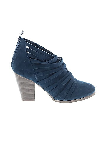 Journee Collection Ankle Boots (view 1)